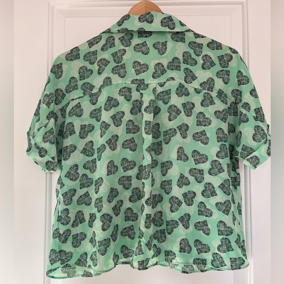 3/$30 ABOUND Cropped Boxy Short Sleeve Collared Shirt in Mint with Hearts 🖤 - Picture 5 of 6